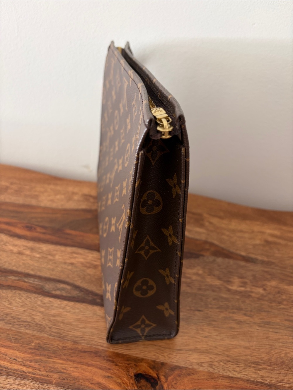 Louis Vuitton Poche Toilette GM Pouch - Picture 3 of 8